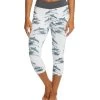 Xcel Women's Ocean Ramsey 8oz. Sport Capri