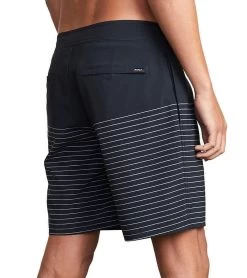 RVCA Men's Curren 18" Trunk Boardshort -Swimming Equipment 5668482187432 black 6a