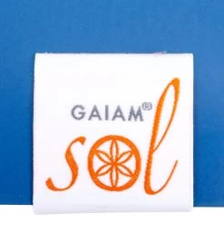Gaiam Classic Dual Color Yoga Mat 68" 5mm -Swimming Equipment 5668996350120 blue 5a