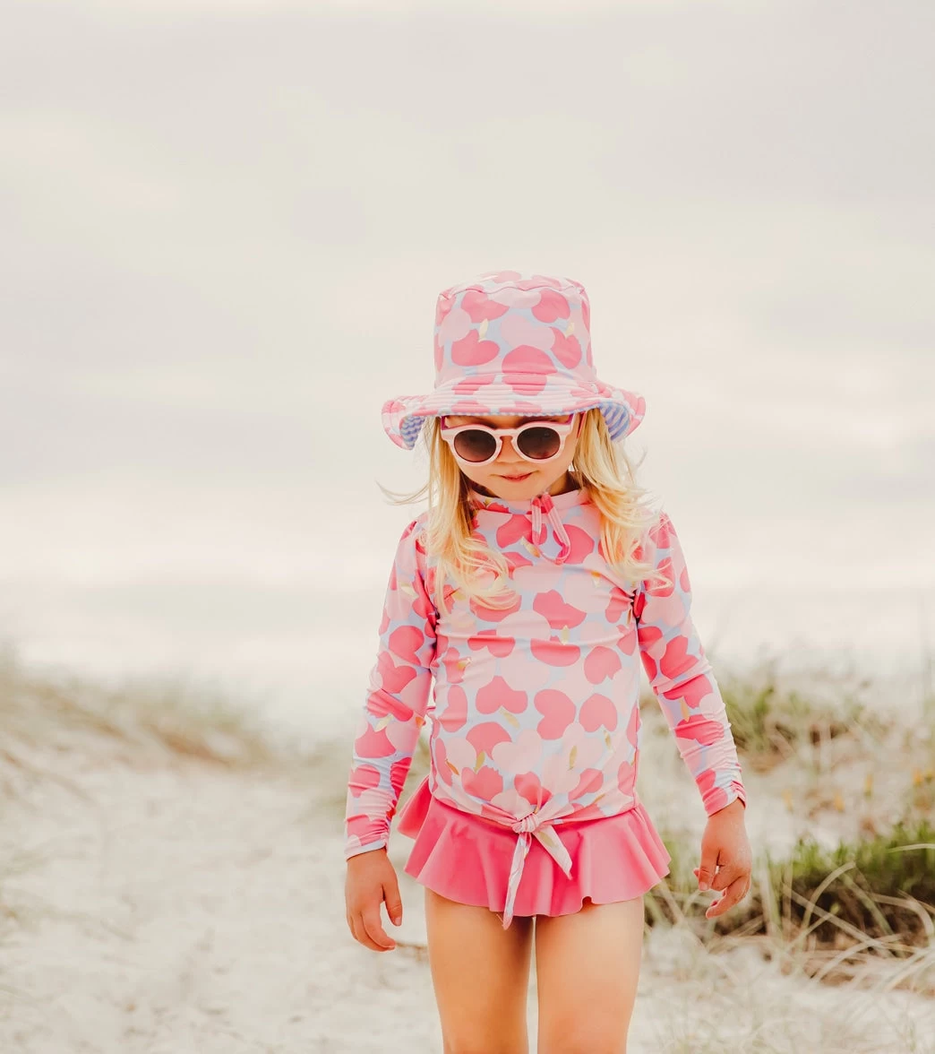 Girls' Apple Love Reversible Bucket Hat 3 Girls' Apple Love Reversible Bucket Hat - Image 3