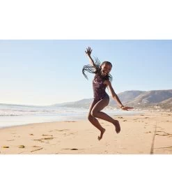 Nike Girls' Logo Toss Spiderback One Piece Swimsuit (Big Kid) 15 Nike Girls' Logo Toss Spiderback One Piece Swimsuit (Big Kid) -Swimming Equipment 7763486539944 black 7a